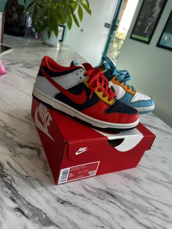 Nike Dunks Size 5 (grade School) Unisex