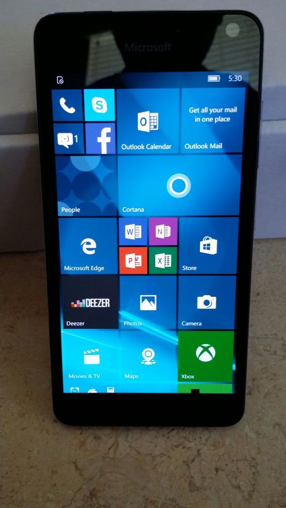 Unlocked GSM Microsoft Lumia 650, 16GB 5 " smart phones