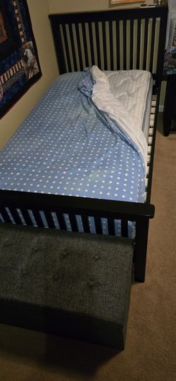 Twin Bed Wood Frame and Mattress - Awesome Shape