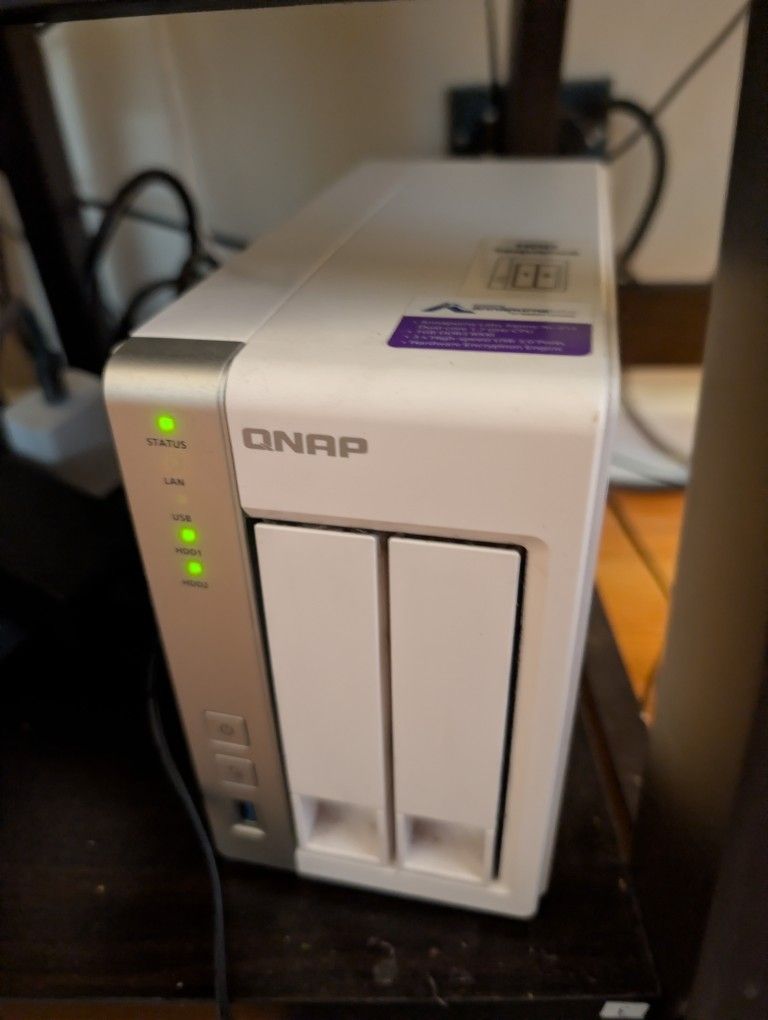QNAP TS-231P NAS 2 BAY with 2 WD 8 TB HDDs
