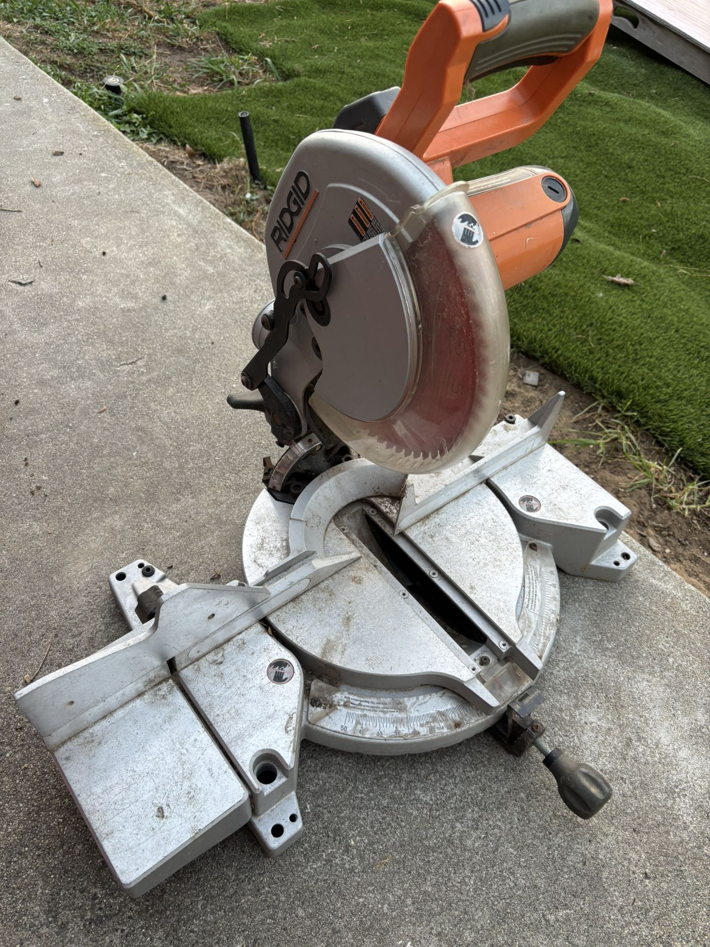 RIDGID Tools 10" Miter Saw MS1065LZ