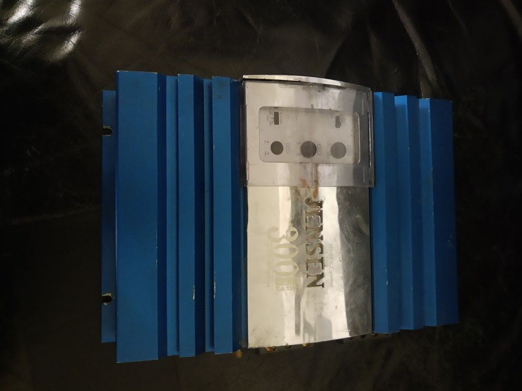 Jensen 300 Watt Amp - XA2150
