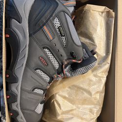 New Keens Hiking Boots 11.5 Mens