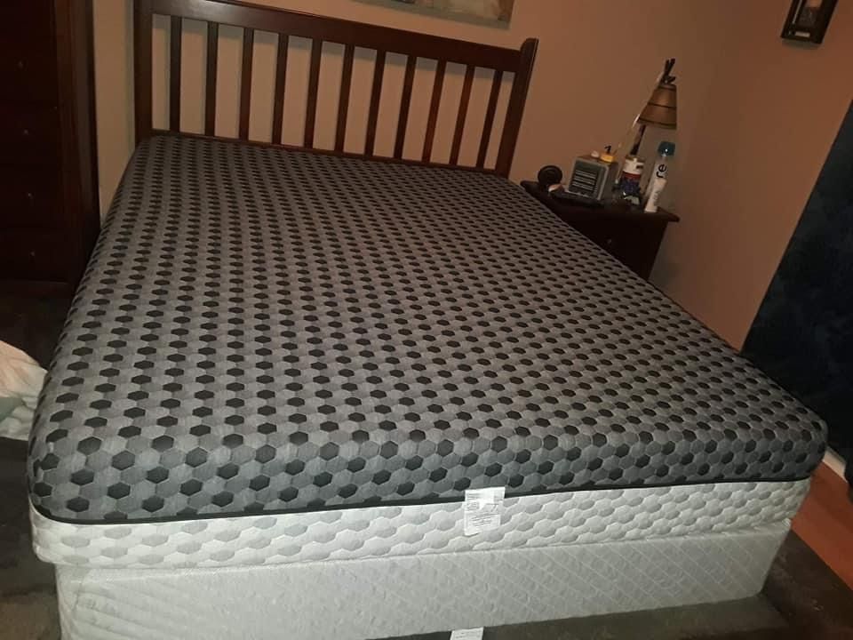 Layla King Size Memory Foam Mattress- Like New!
