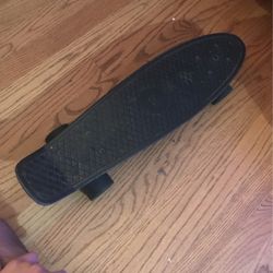 black skateboard / penny board / cruiser board