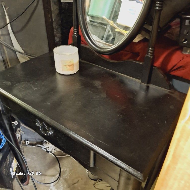 $80 Refurbished MIRRORED VANITY ONLY $80 OBO