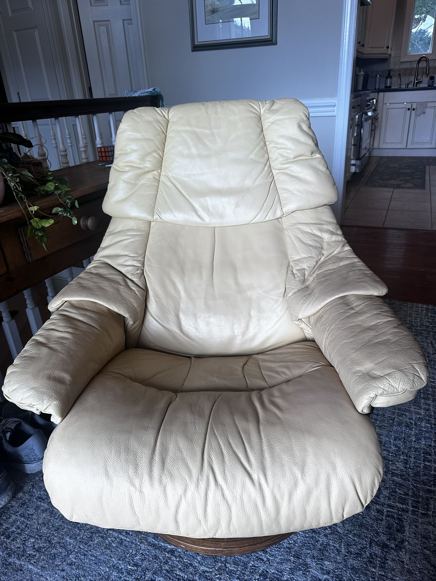 EKORNES STRESSLESS CHAIR AND OTTOMAN