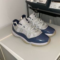 Jordan 11 Navy Blue Size 8