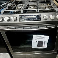 Samsung 30inch. Slide In Gas Range 