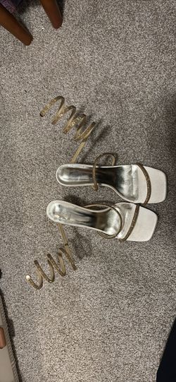 Size 10 Gold And Cream Satin Spring Shoe