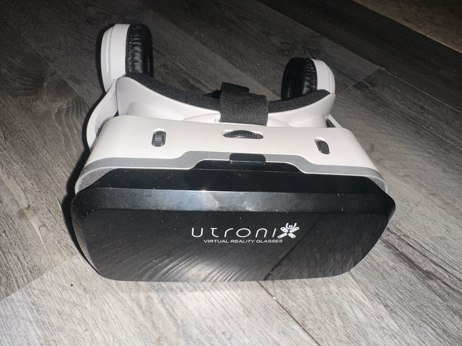 Virtual Reality Glasses