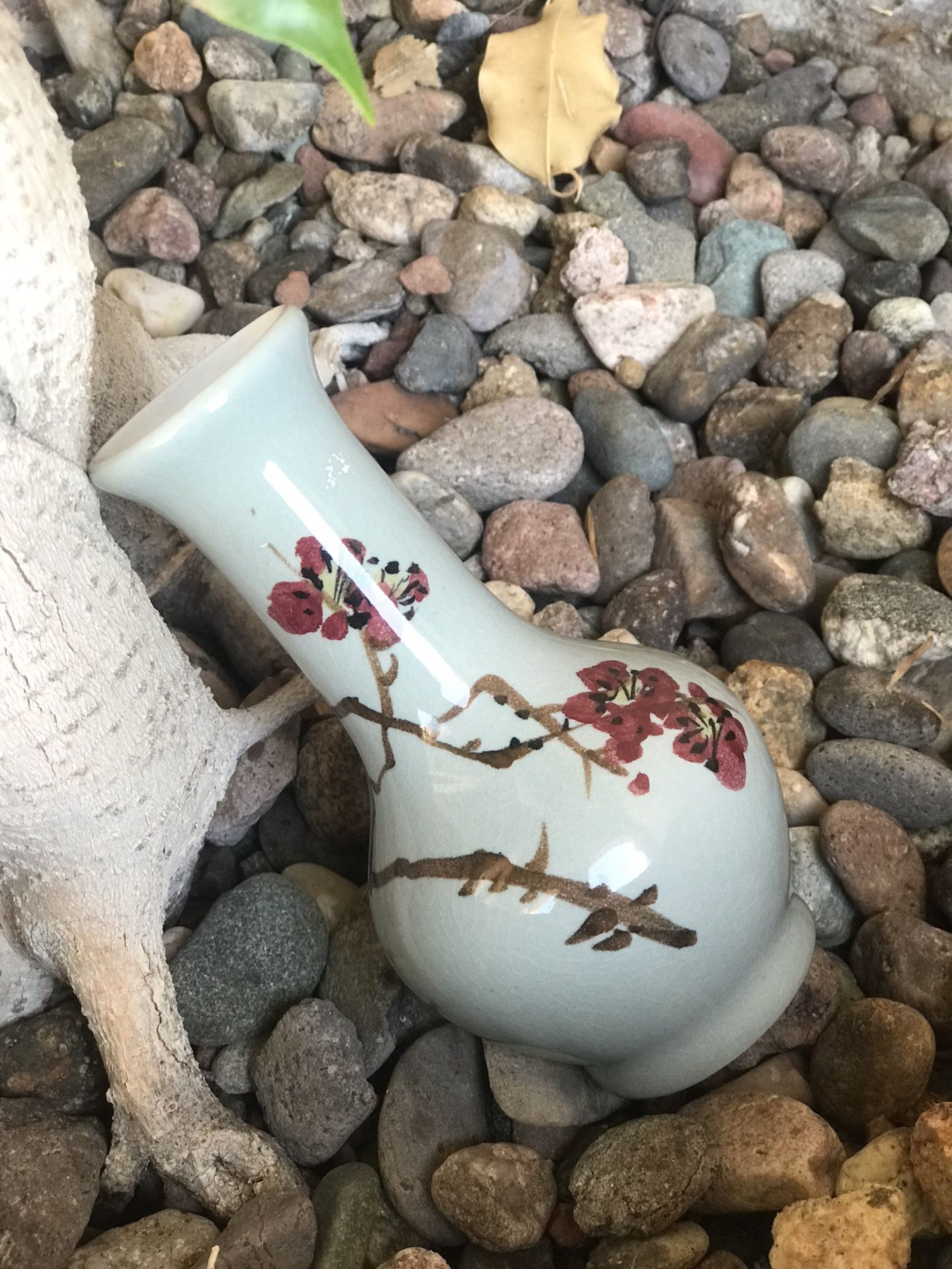 Chinese bud vase