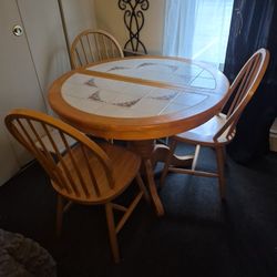Beautiful Tiled Table With 3 Chairs 