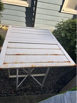 Free Metal Folding Table