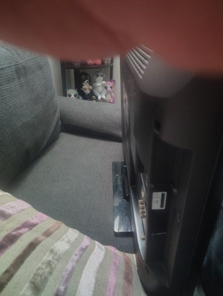 Panasonic Tc-l32c3 LCD TV 32in