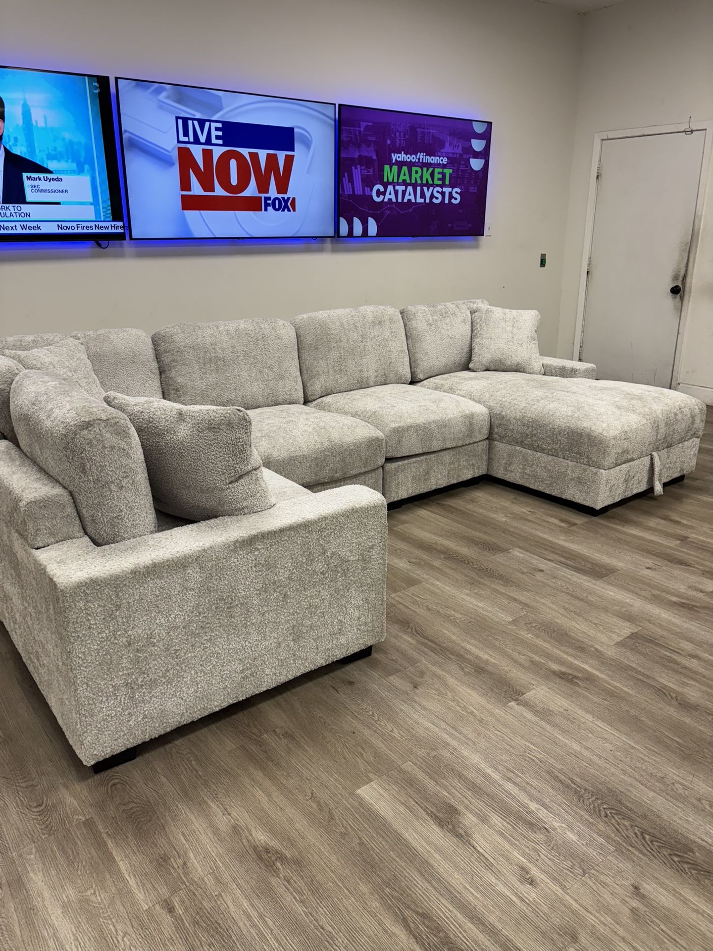 Gray Sectional Couch With Storage Chaise Delivery Available π