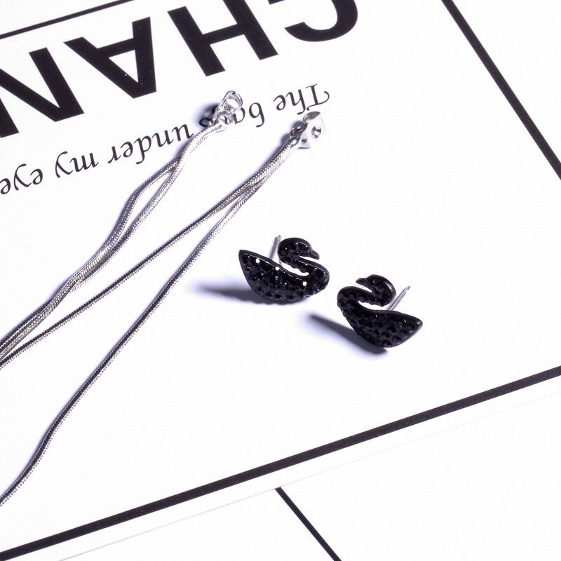 Black swan earring