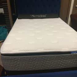 *Manager's Special*---Blue Velvet Fabric King Beds---Limited Stock!!!---Delivery Available🫡