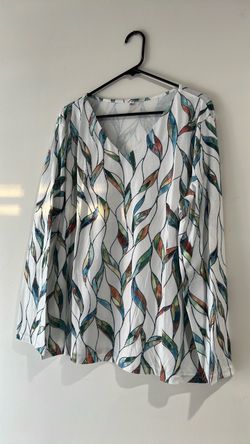 Women's Flowy Leaf Print Blouse