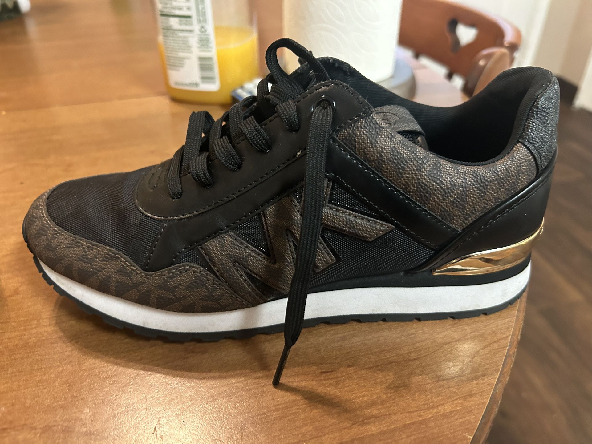 Michael kors Woman’s Size 7