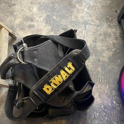 Dewalt Tool Bag Heavey Duty With Straps 