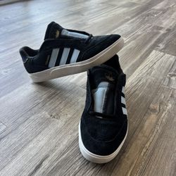 Adidas Tyshawn Low’s