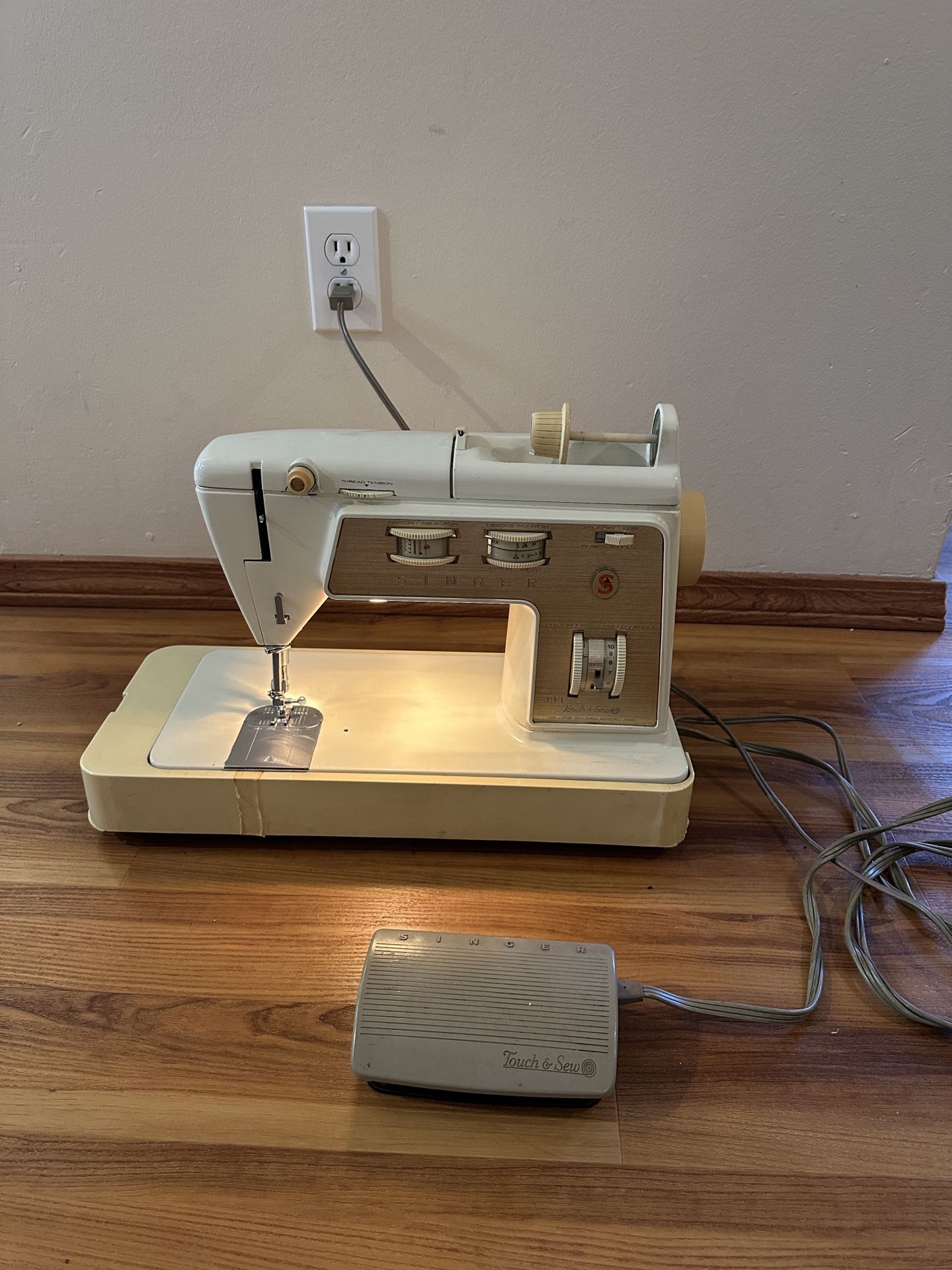 Singer Golden Touch Sew 750 Sewing Machine 