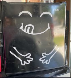 Mini Fridge Insignia