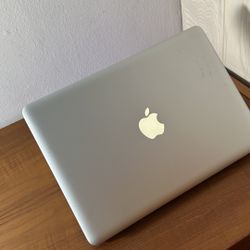 Apple MacBook Pro 13” I5/8GB/256GB SSD $140