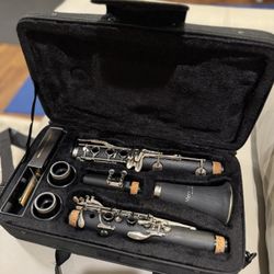 Mint Condition Jean Paul USA CL-300 Student Clarinet (Used 3 Times!)