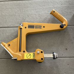 Stanley Bostitch Manual Flooring Cleat Nailer