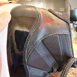 Jordan Bread 11s  Size 10