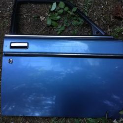 1983 Volvo 240 passenger side front door