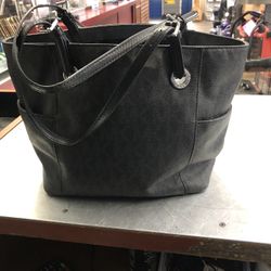 1003 Michael Kors Jet Set Signature Tote 011781