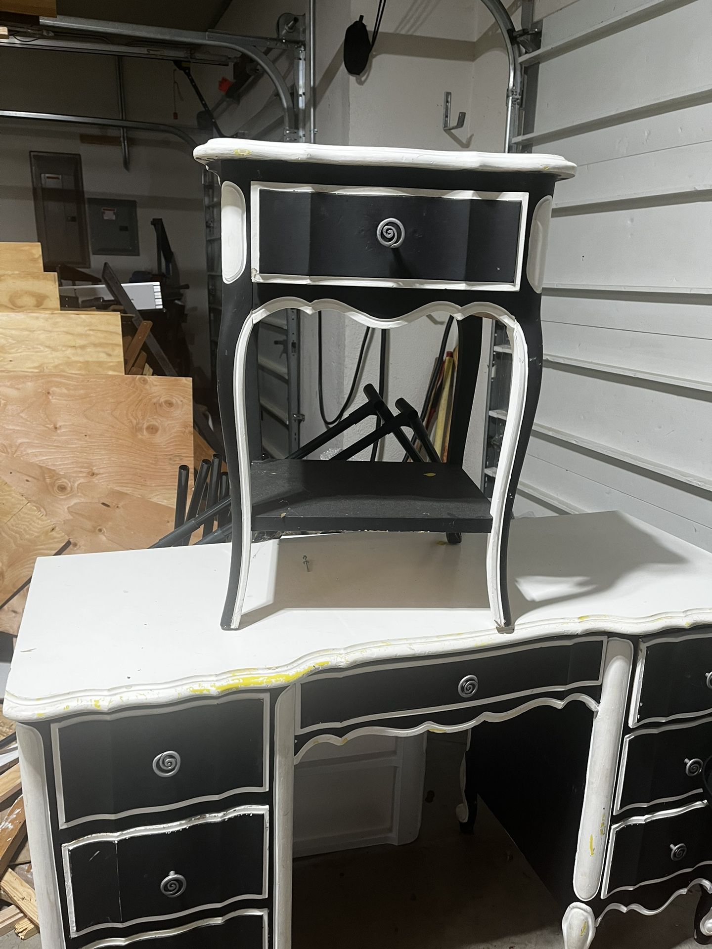 Desk with Stand 
