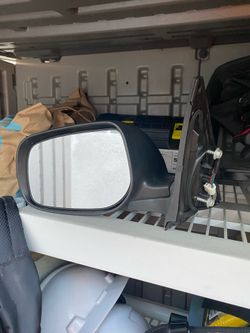 2011 Toyota mirror