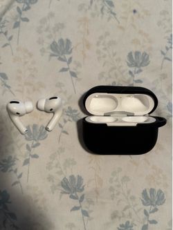 Apple AirPods Pro 1st gen
