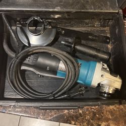 Makita 4.5in Angle Grinder