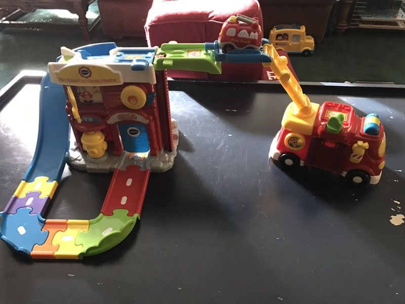 Go! Go! Smart Wheels - Fire Command Rescue Center