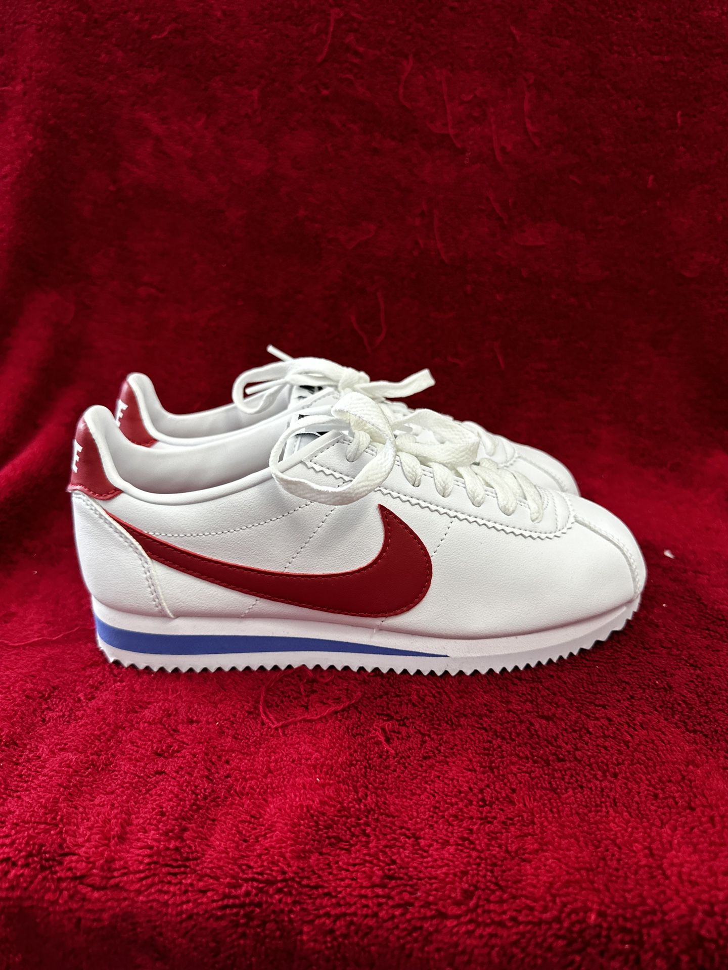 Nike Classic Cortez OG Streetwear Shoes USA 807471-103 Size 6 for Sale in San Diego, CA -