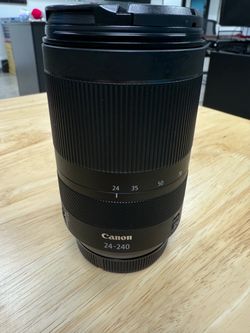 Canon RF 24-240 lens MINT!