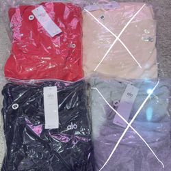 Unisex Alo Yoga Sets (Multiple Colors!)