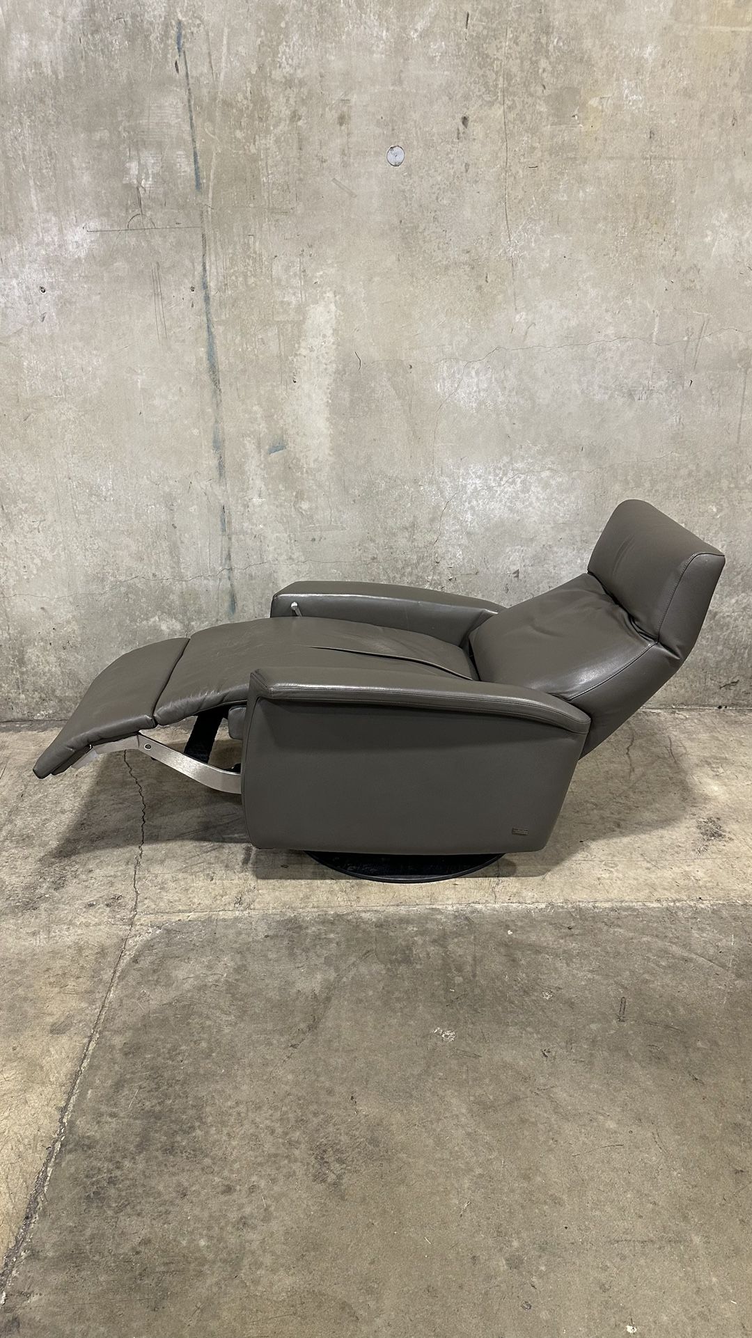 American Leather Recliner -Delivery Available