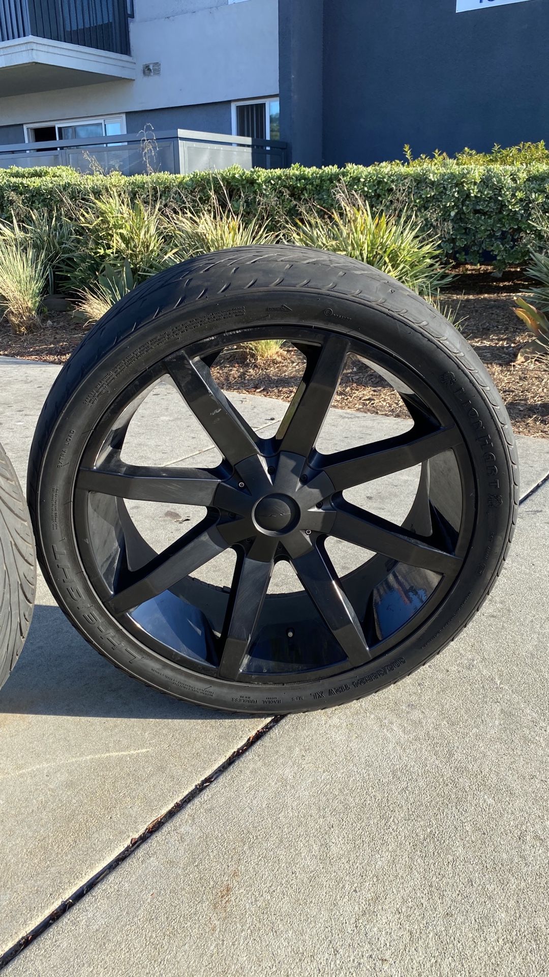 24” 4 KMC RIMS 5LUGS