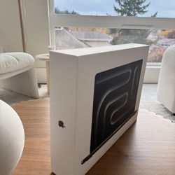 Apple 2025 MacBook Pro Laptop with M5 ch