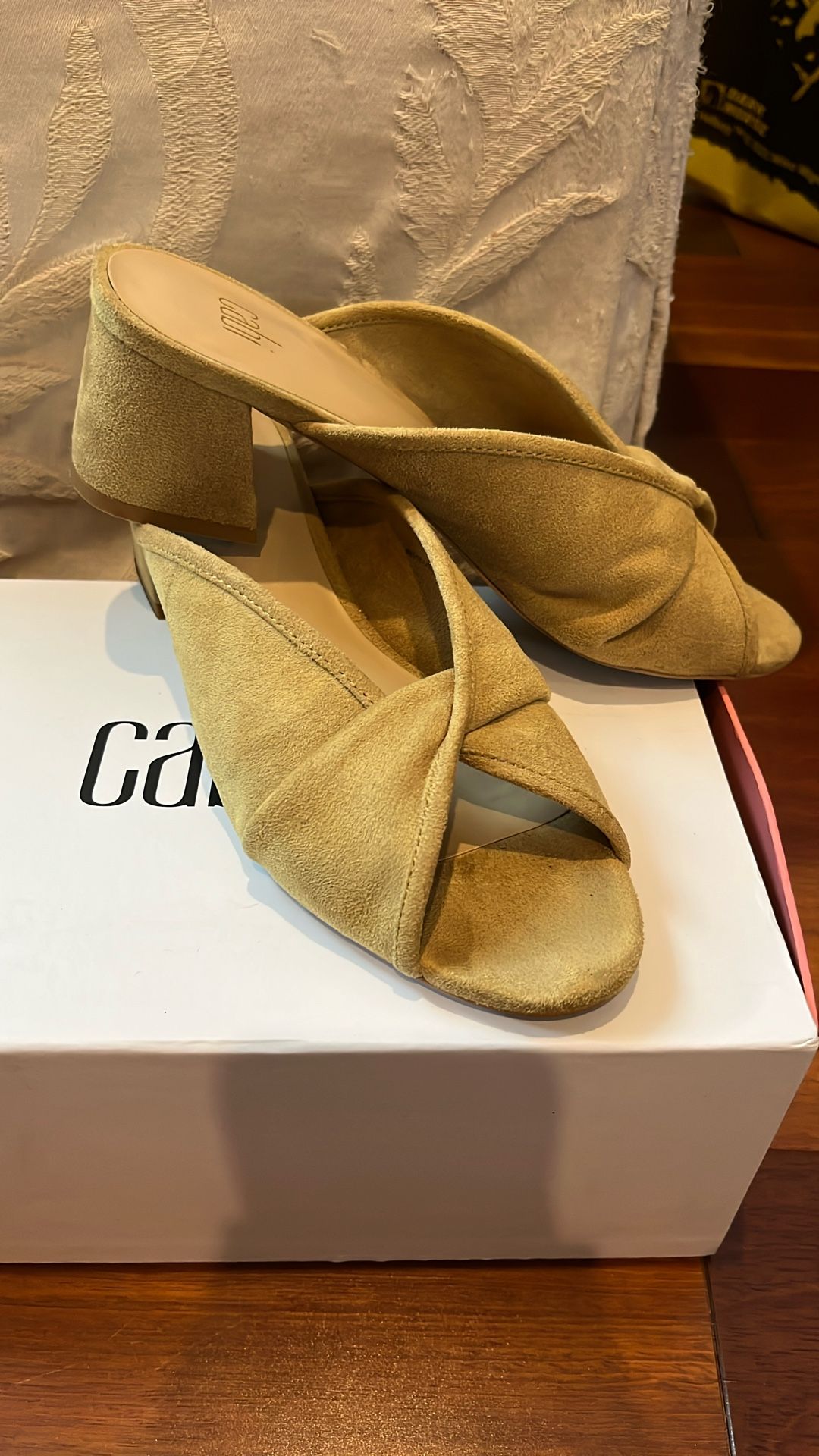 Women’s Cabi yellow suede sandals 8.5 with heel