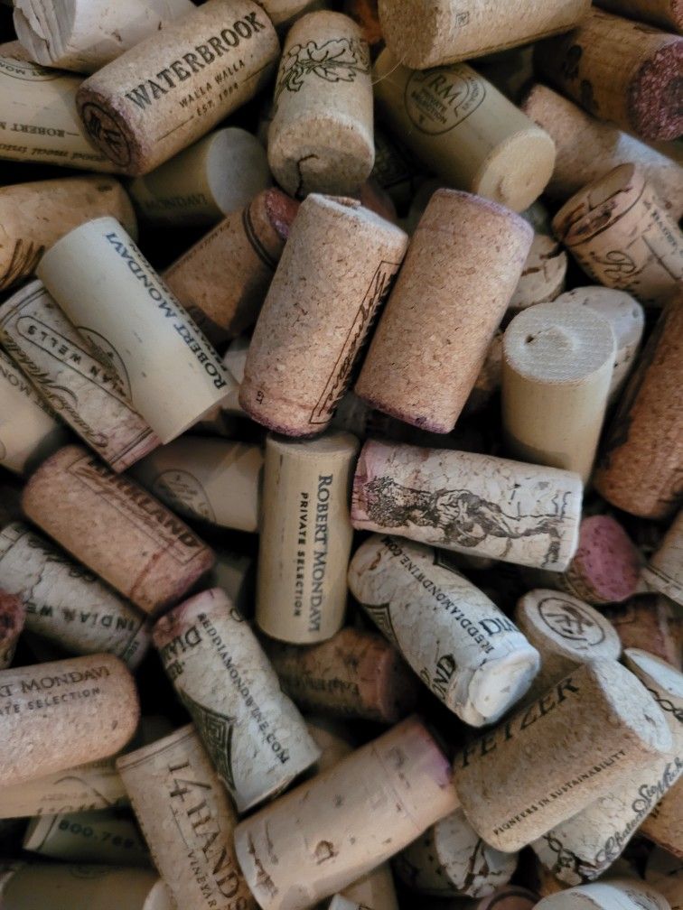 384 Wine Corks
