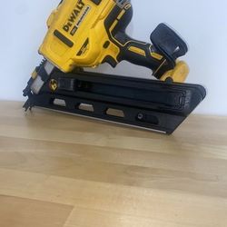 Dewalt 30 Nail Gun