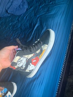Disney “Mickey & Friends” Vans Sk8-Hi SIZE 12