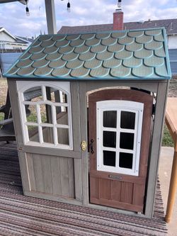 Kids playhouse